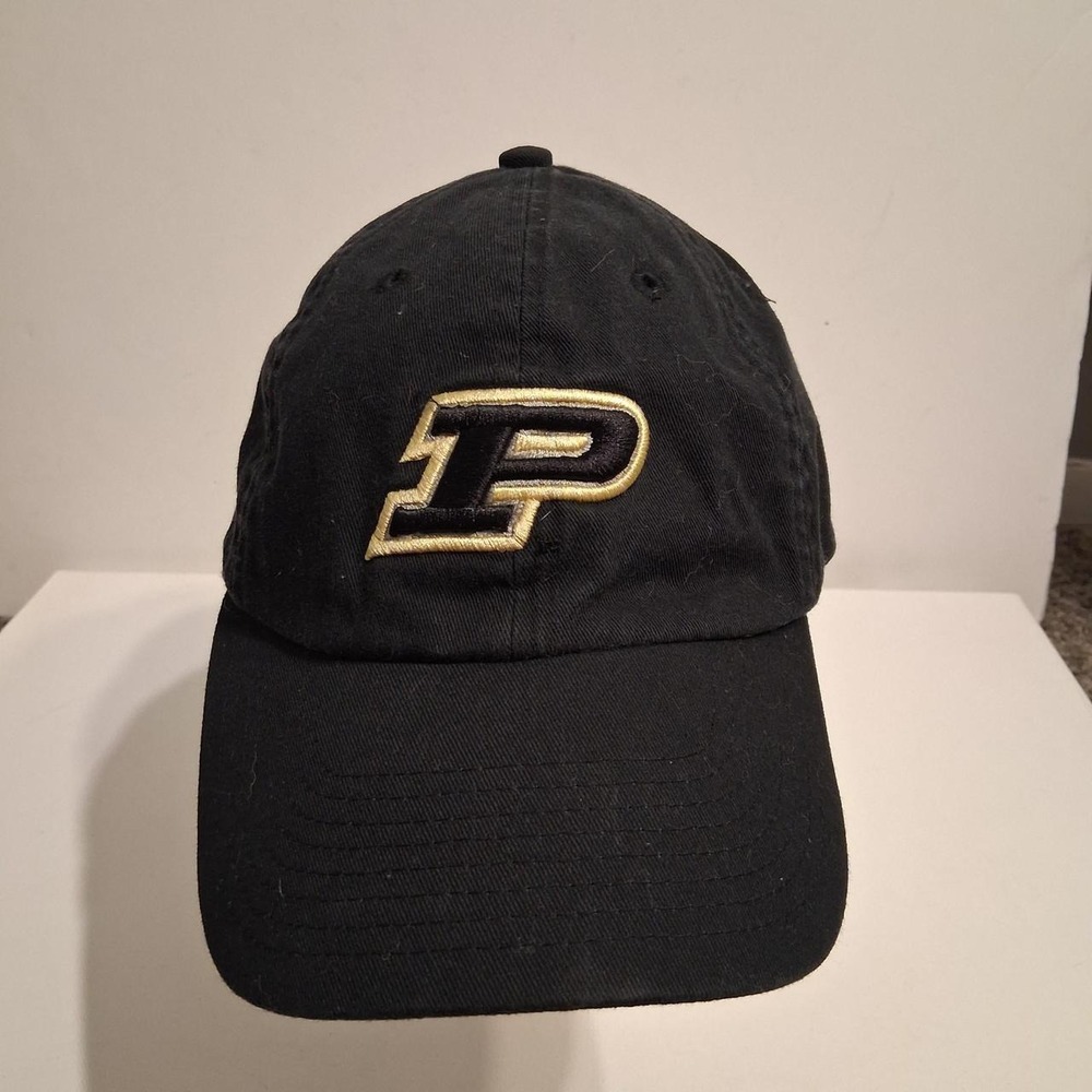Mens Nike Purdue Boilermakers black cap with gold embroidered 'P' logo